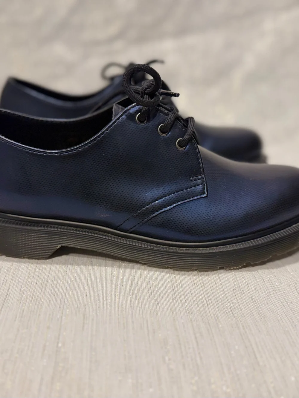 Dr. Martens style 1461 summery navy blue - never worn